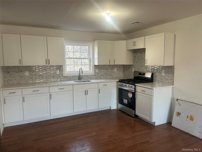 Photo - 15 Waldron Ave