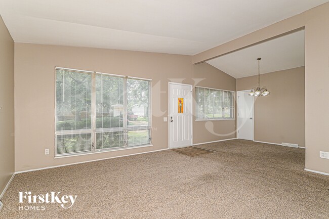 Photo - 2560 Pheasant Dr