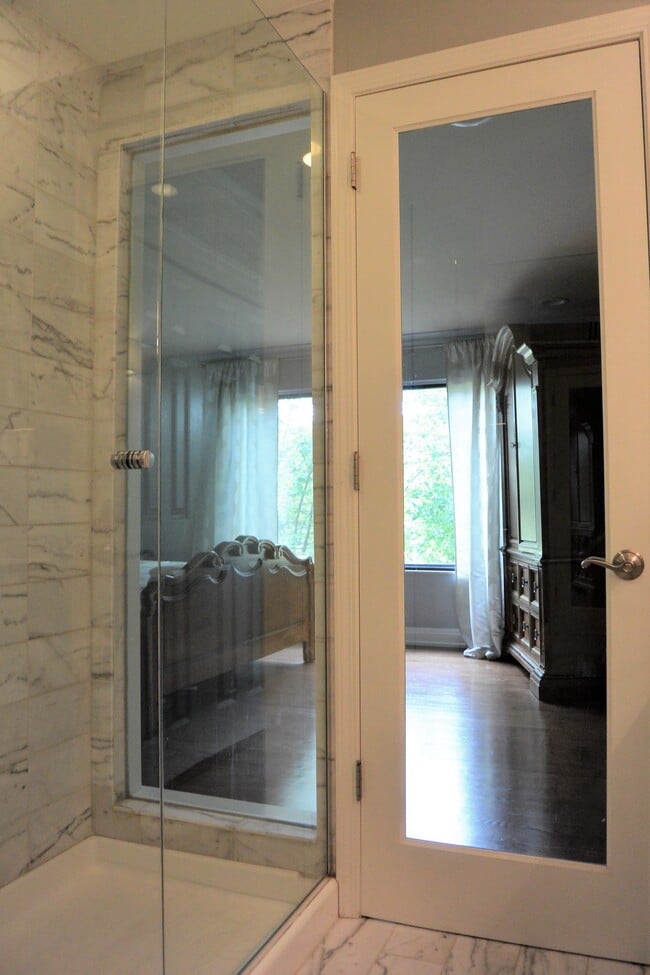 Photo - 328 Shoreline Rd