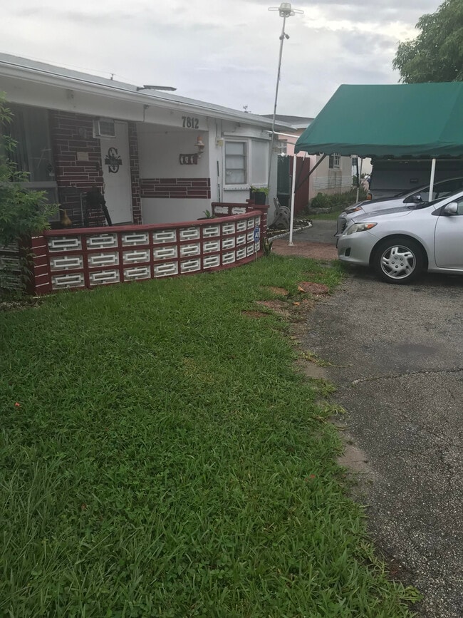 Building Photo - 7812 Lasalle Blvd Rental