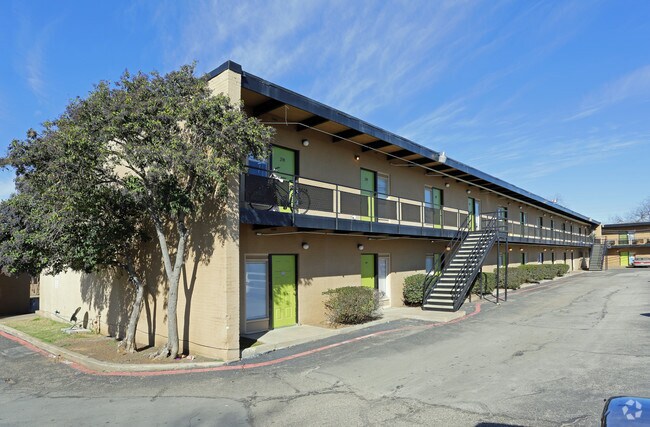 Dakota Place - Dakota Place Apartments