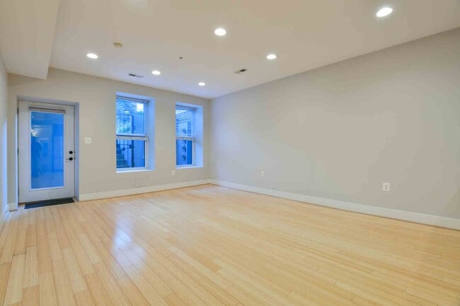 Photo - 3546 13th St NW Unidad #1