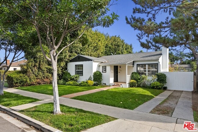 Building Photo - 3032 Oakhurst Ave Rental
