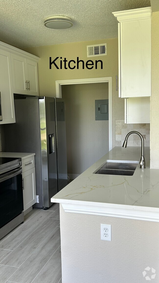 Building Photo - 8333 Sands Point Dr Unit 8333 Sands Point Dr Rental