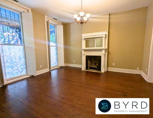 Photo - 309 W Marshall St