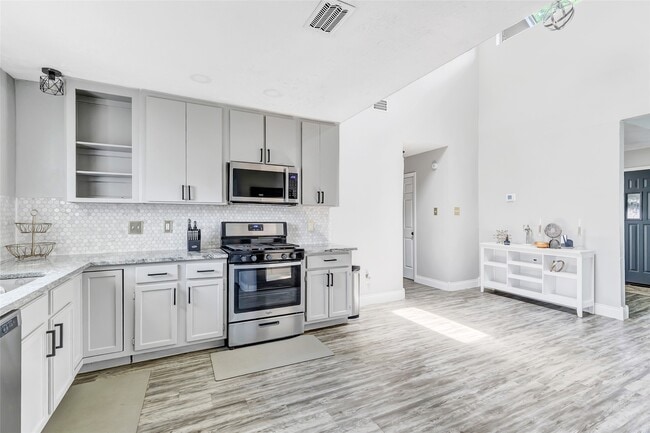 Photo - 19011 Sandia Pines Dr