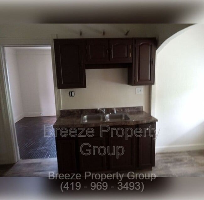 Photo - 713 Orchard St