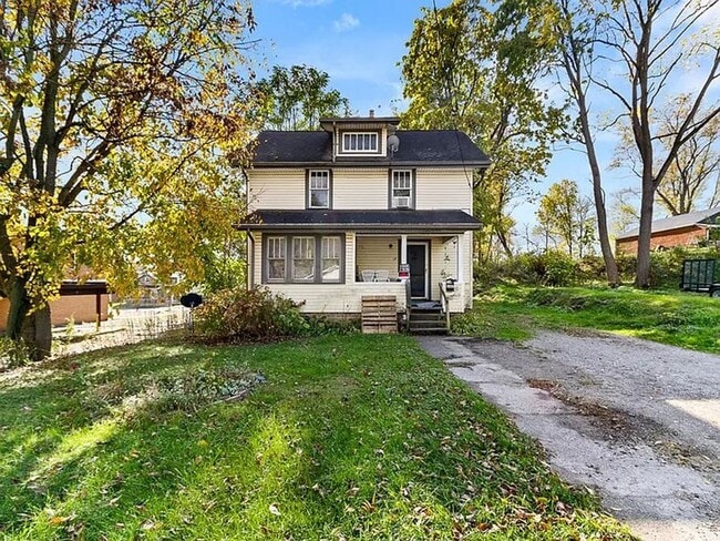 Building Photo - HANDYMAN-RENT-TO-OWN Rental