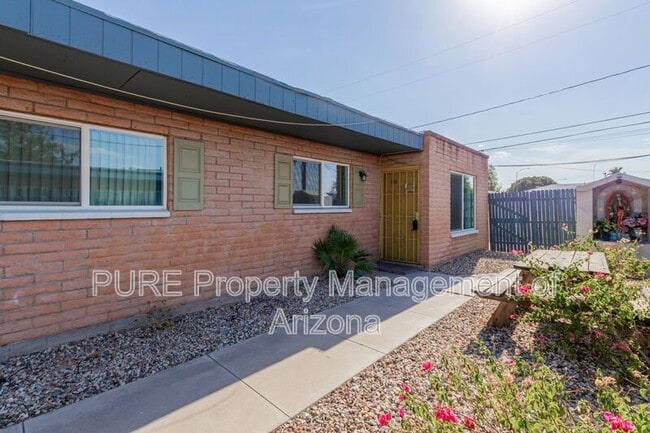 Building Photo - 664 S Mesa Dr Rental