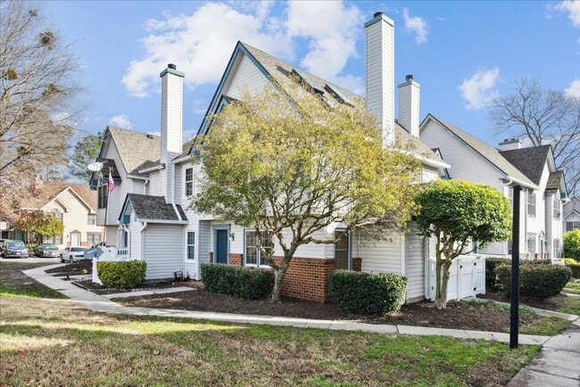 Photo - 27 F Tamarisk Quay