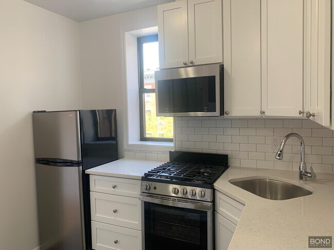 Building Photo - 717 9th Ave Unit 3C Rental
