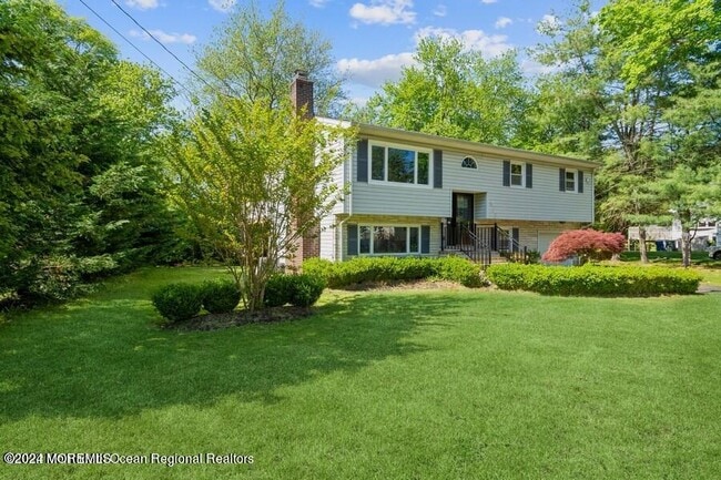 Building Photo - 427 Lake Ave