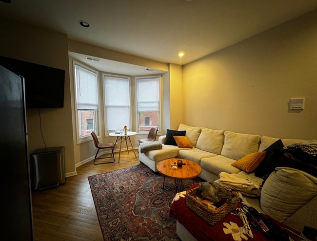 Photo - 2746 W Le Moyne St Unit 2F