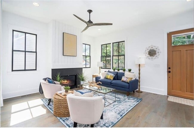 Photo - 178 Richardson St SE