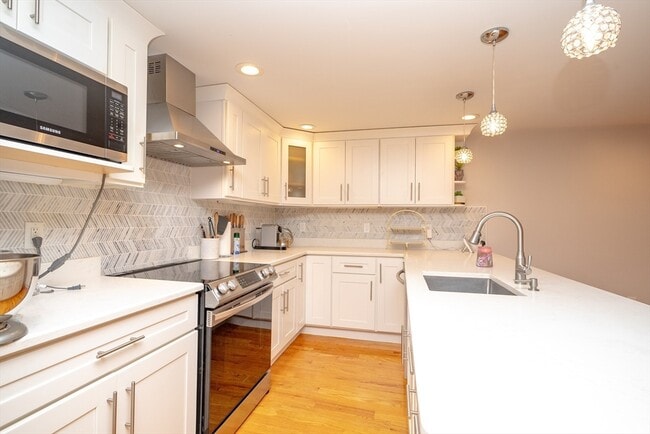 Photo - 592 Poplar St