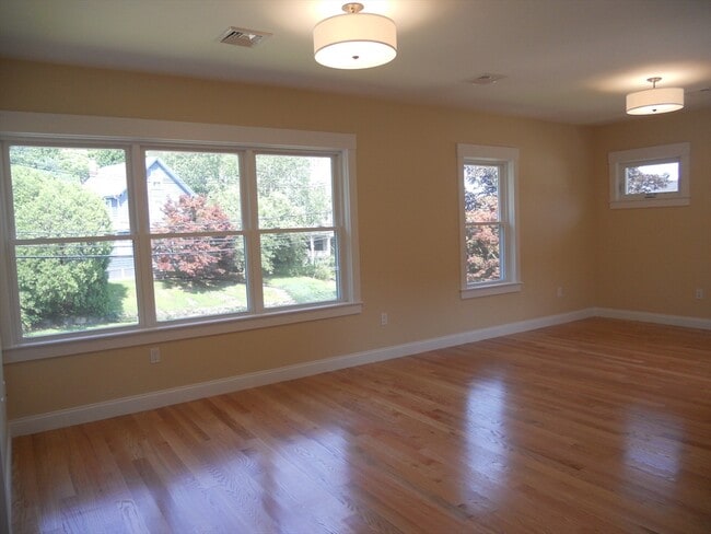 Photo - 162 Weston St Unit 2