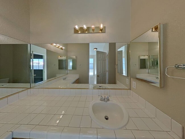 Photo - 3836 Iverson Ln