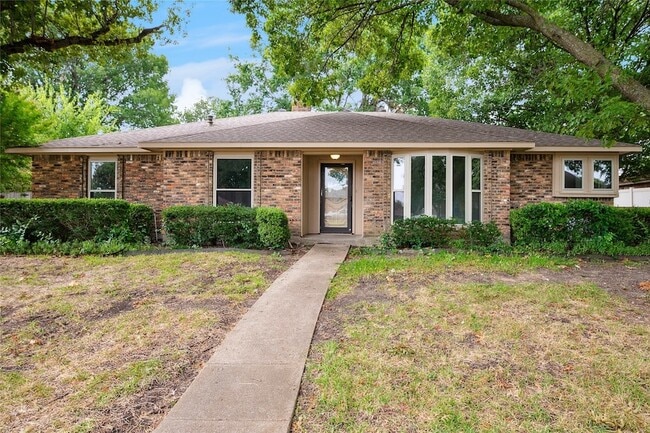 Building Photo - 5502 Coronado Dr