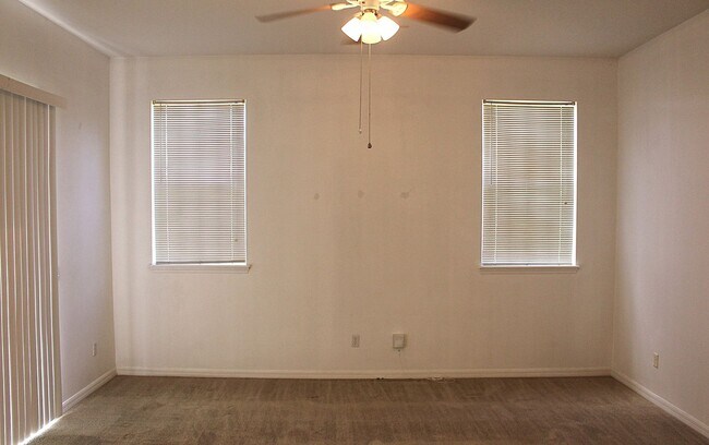 Photo - 771 Mountain Ash Way
