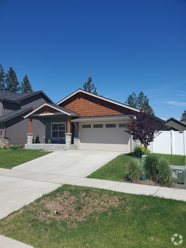 Building Photo - 6644 Idlewood Dr Rental