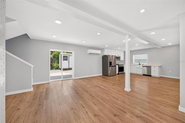 Photo - 1099 Grove Ave
