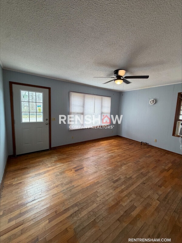 Photo - 179 W Main St