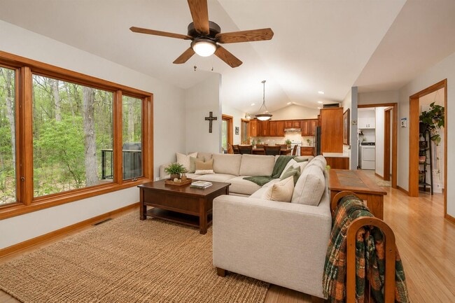 Photo - 4482 Sutton Rd