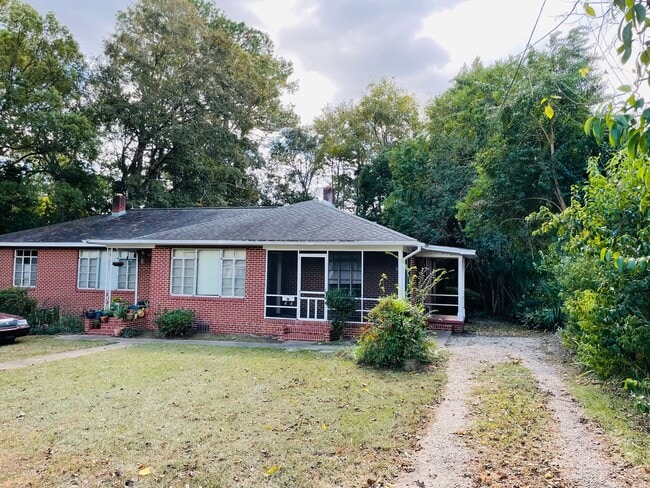 Building Photo - Midtown Charmer