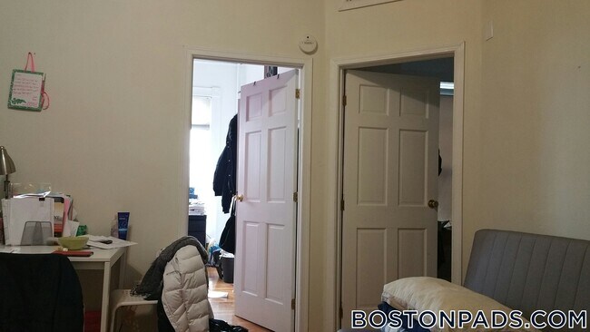 Photo - 43 Bay State Rd Unidad 2R