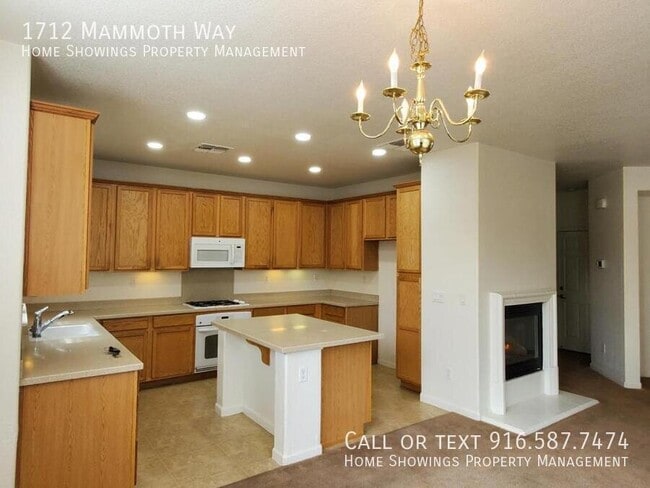 1712 Mammoth Way