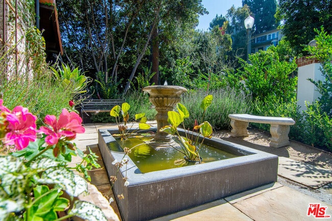 Photo - 3475 N Knoll Dr