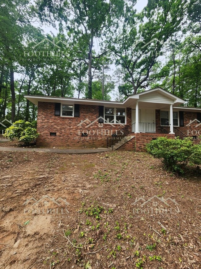 Charming 2-Bed Duplex with Hardwood Floors... - Charming 2-Bed Duplex with Hardwood Floors... House