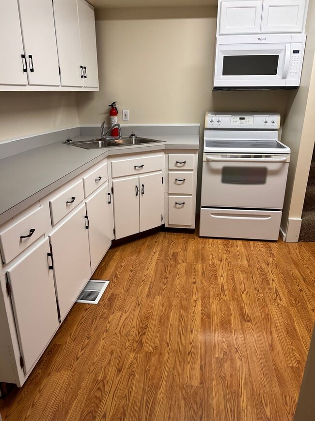 Photo - 123 E Broadway Ave Unidad 123 1/2 E Broadway Ave.