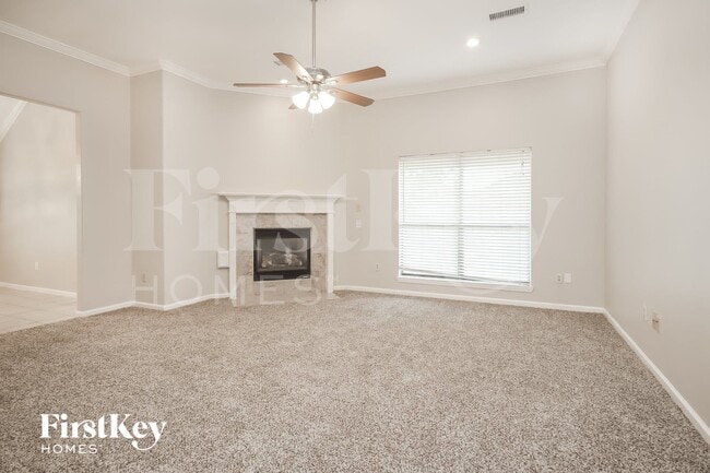 3907 Stoneybrook Dr