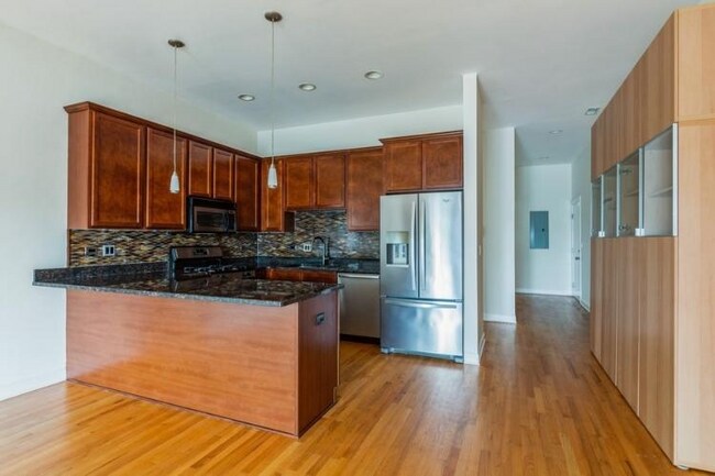 Photo - 1329 W Loyola Ave Unidad 4B