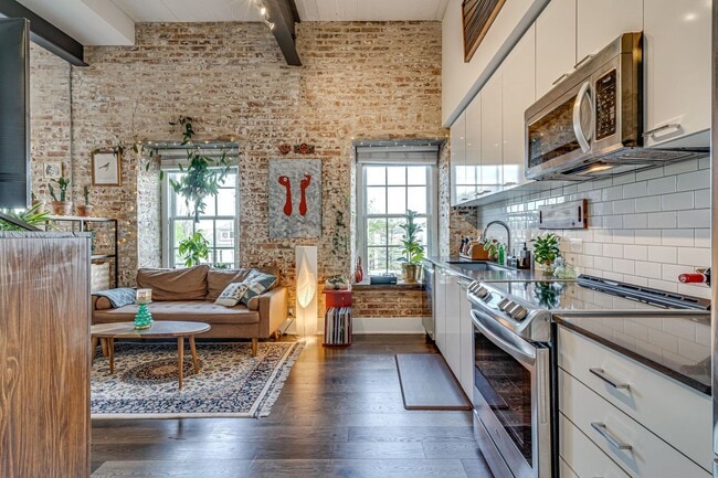 Photo - Stunning Partly Furnished Studio in Old Town Alexandria