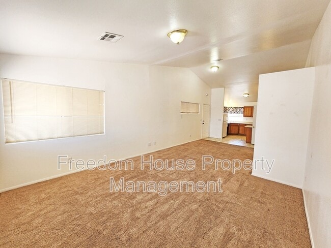 Photo - 2341 E Calvada Blvd Unidad #6