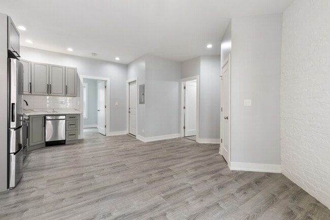 Photo - 1059 W Glenlake Ave Unit 2N