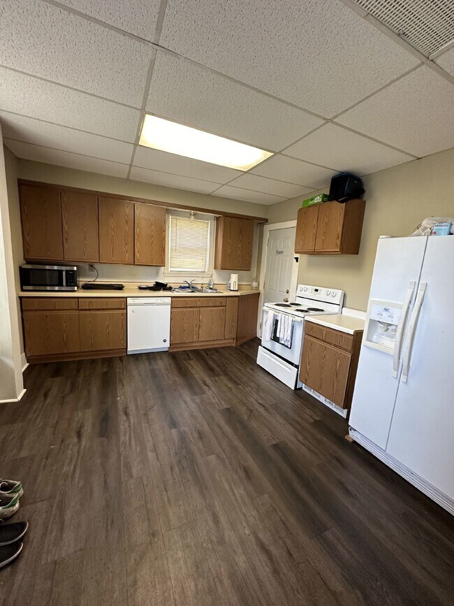 Photo - 4 Bed 1 Bath near UWEC, Water Street, and ...
