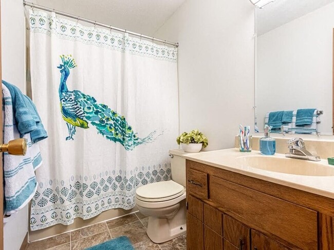 Spacious Bathrooms To Make Morning Routines Easy - Upper Town Apartments
