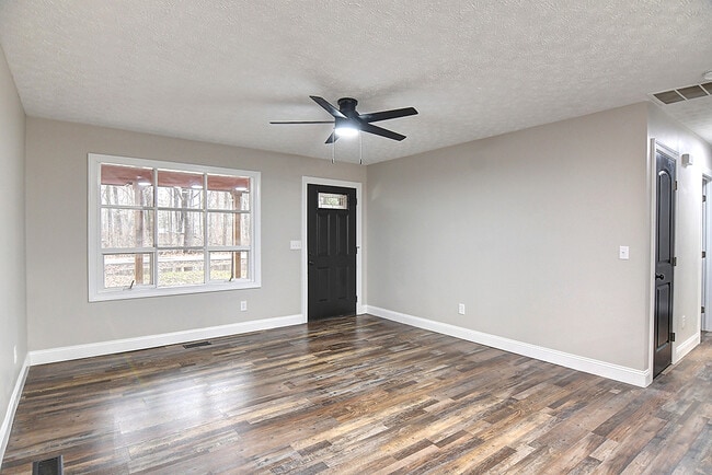 Photo - 1209 Nutwood Dr