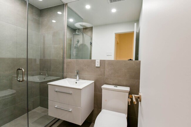 Photo - 3495 Av Van Horne