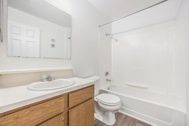 Hampton Lakes Apartments