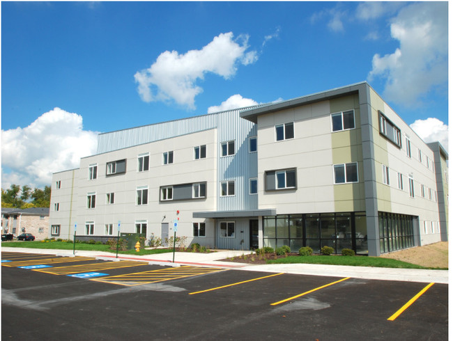 Building Photo - 413 E Hall St Unit 301 Rental