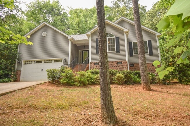 Building Photo - 3 Bedroom and 2 Bath Home- Gated Community- Carolina Trace (No Pets)