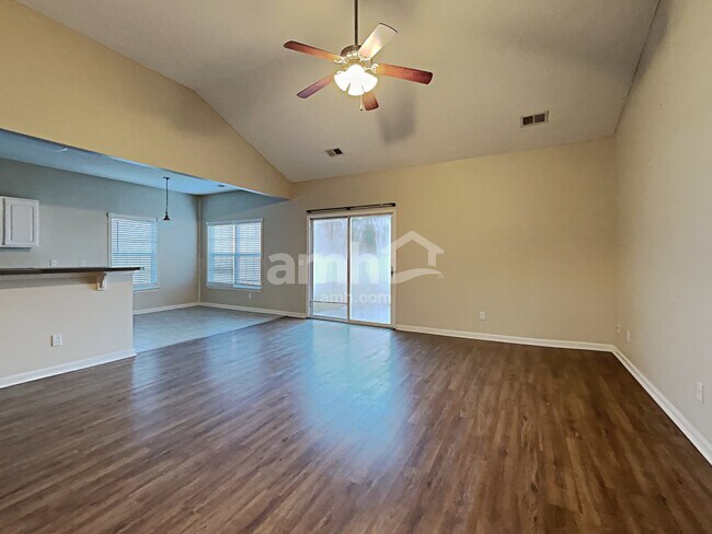 Photo - 525 Amsonia Cir