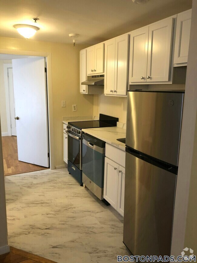 Building Photo - 106 Queensberry St Rental
