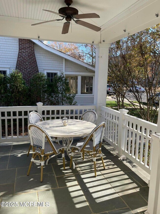 Photo - 420 Tuttle Ave