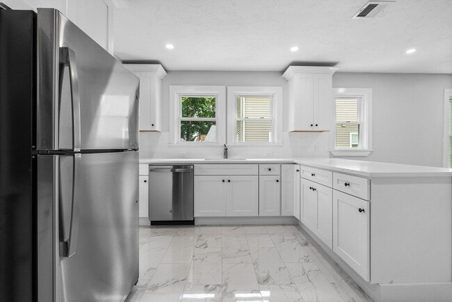 Photo - 170 Calumet St Unidad 2