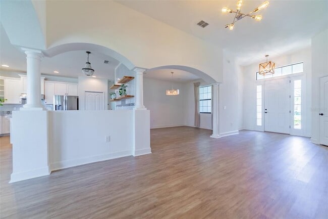 Photo - 570 Sanctuary Blvd